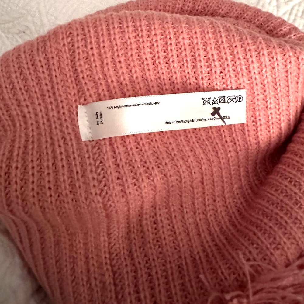 URBAN OUTFITTERS Pom Pom Beanie Hat NWOT - Picture 6 of 6